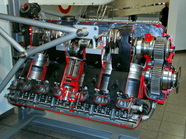 Cutaway view of the Daimler Benz DB 601A